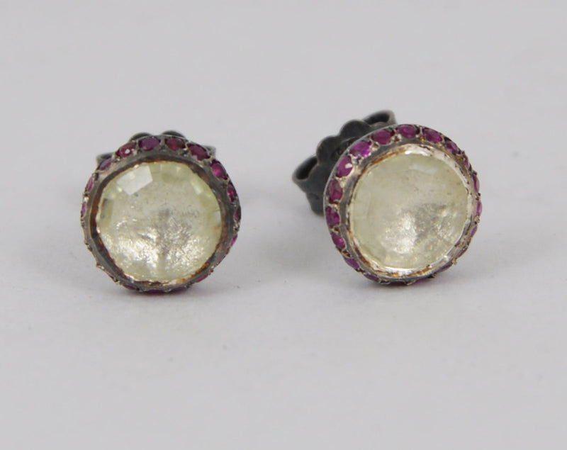Belquis Dia Ru Earrings in Silver with Rubies and Prasiolite