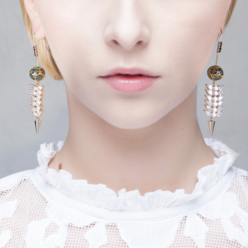 MULTI-STRAIN TWO-TONE SILVER EARRINGS WITH STUDS